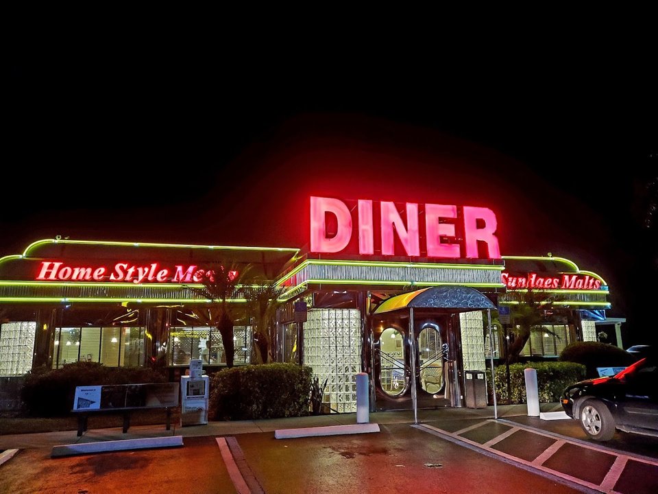 Front view of a classic Sebring diner.